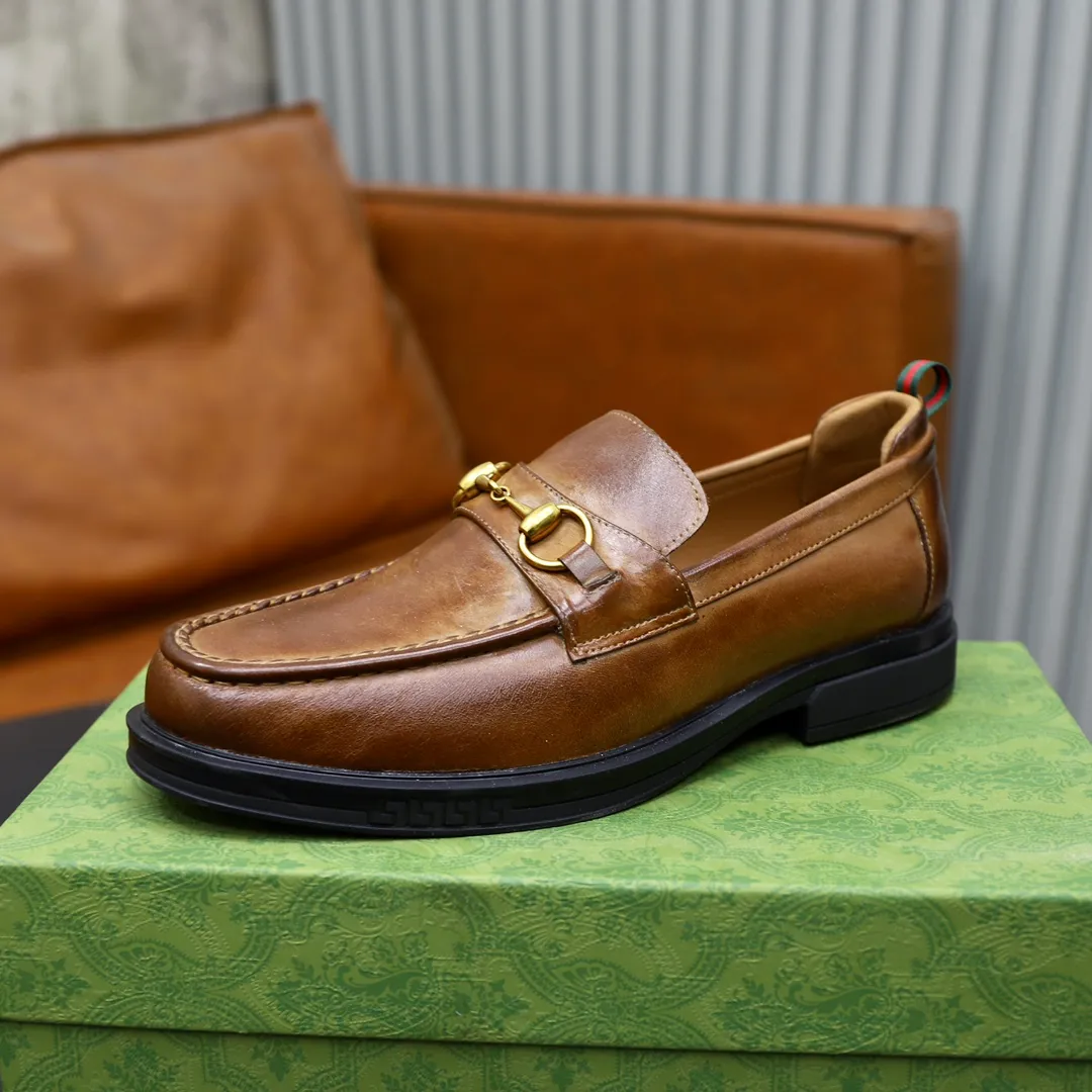 Men's shoes: 250🙅‍♂️🙅‍♂️🙅‍♂️Niuli Brand: GUCCI Size: 38-44 (45 can be customized) Level: Counter classic Material: Original soft cowhide upper Comfortable cowhide lining Original lightweight outsole Style category: Business casual footwear Driving leather shoes Color: Actual picture color